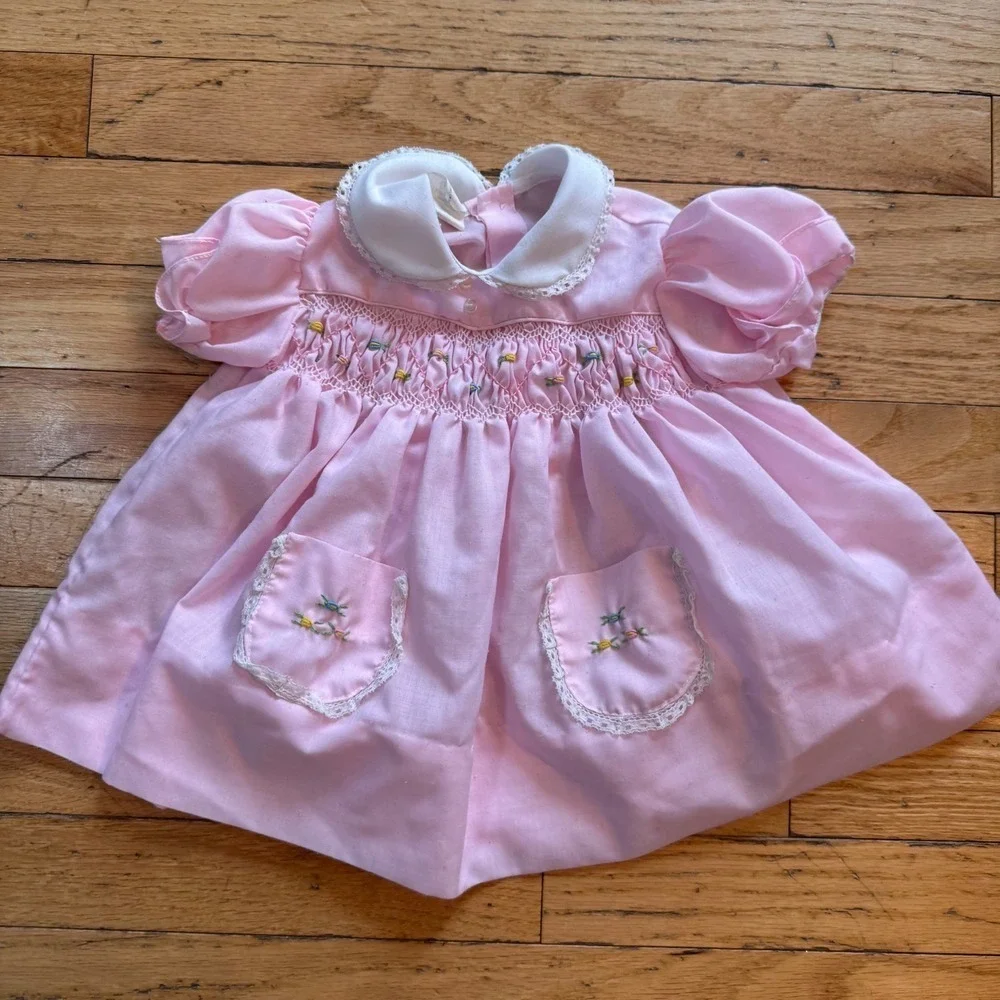 Vintage Pink Smocked Baby Dress‎ Floral Embroidery Lace Peter Pan Collar 12M